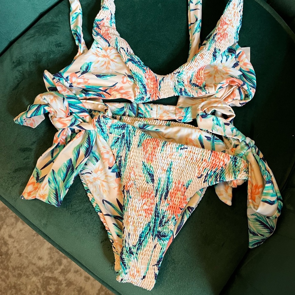 Tori Praver Floral Bikini, Size Small (Top & Bottom)